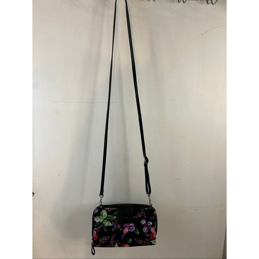 Vera Bradley Floral and Black rfid crossbody zipper wallet nwot 8"x5" - Picture 2 of 10